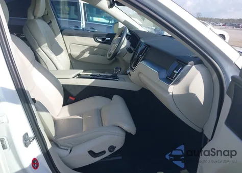 2019 Volvo Xc60 T5 Momentum from USA, damaged, VIN LYV102DK3KB184173